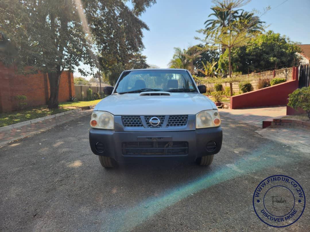 2009 Nissan NP300