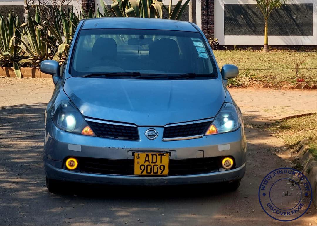 2004 Nissan Tiida