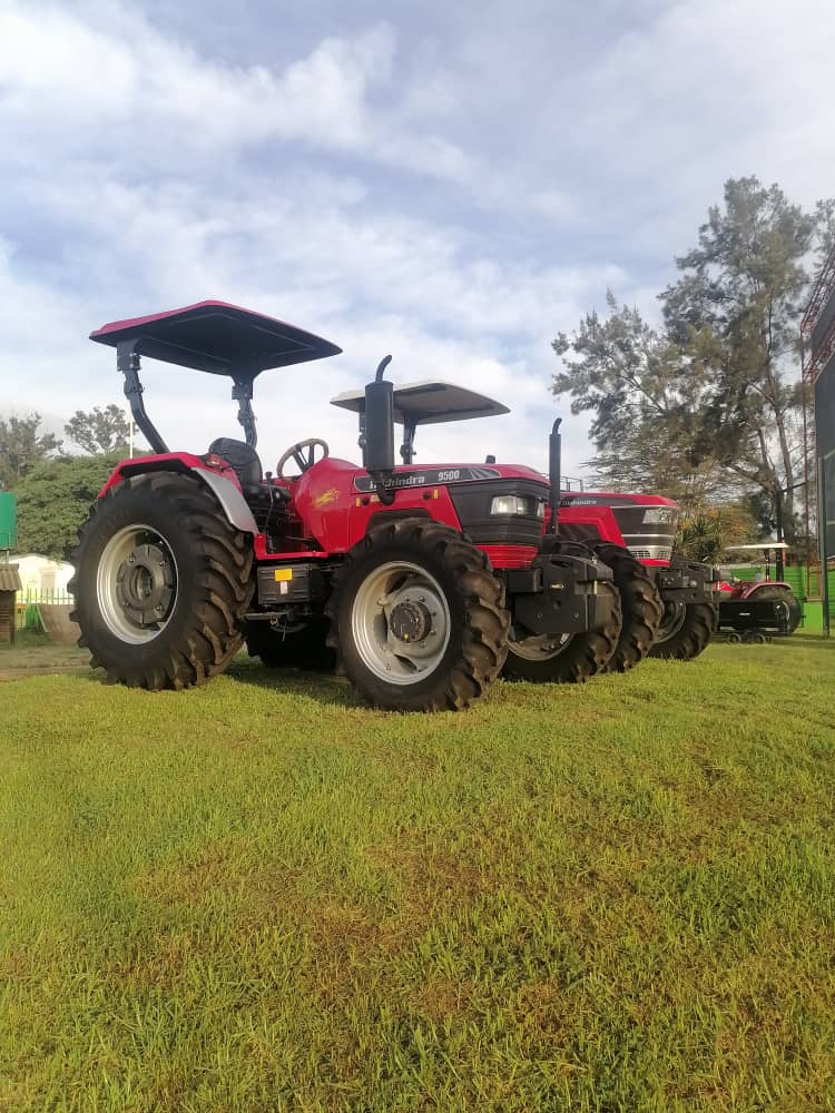 2025 Mahindra Tractor