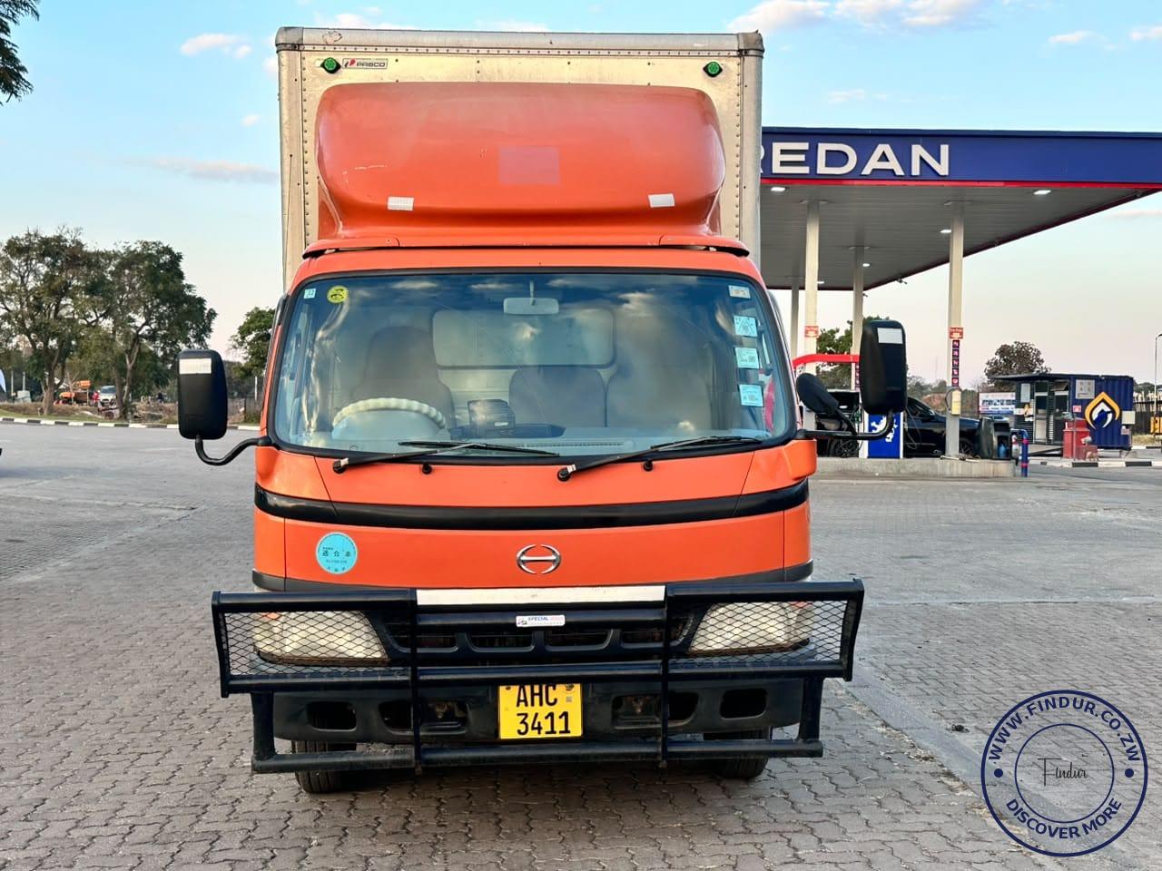 2009 Hino Dutro