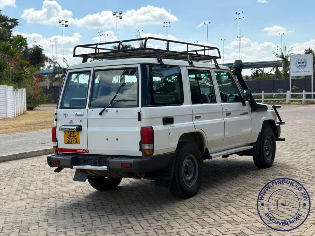 2017 Toyota Land Cruiser