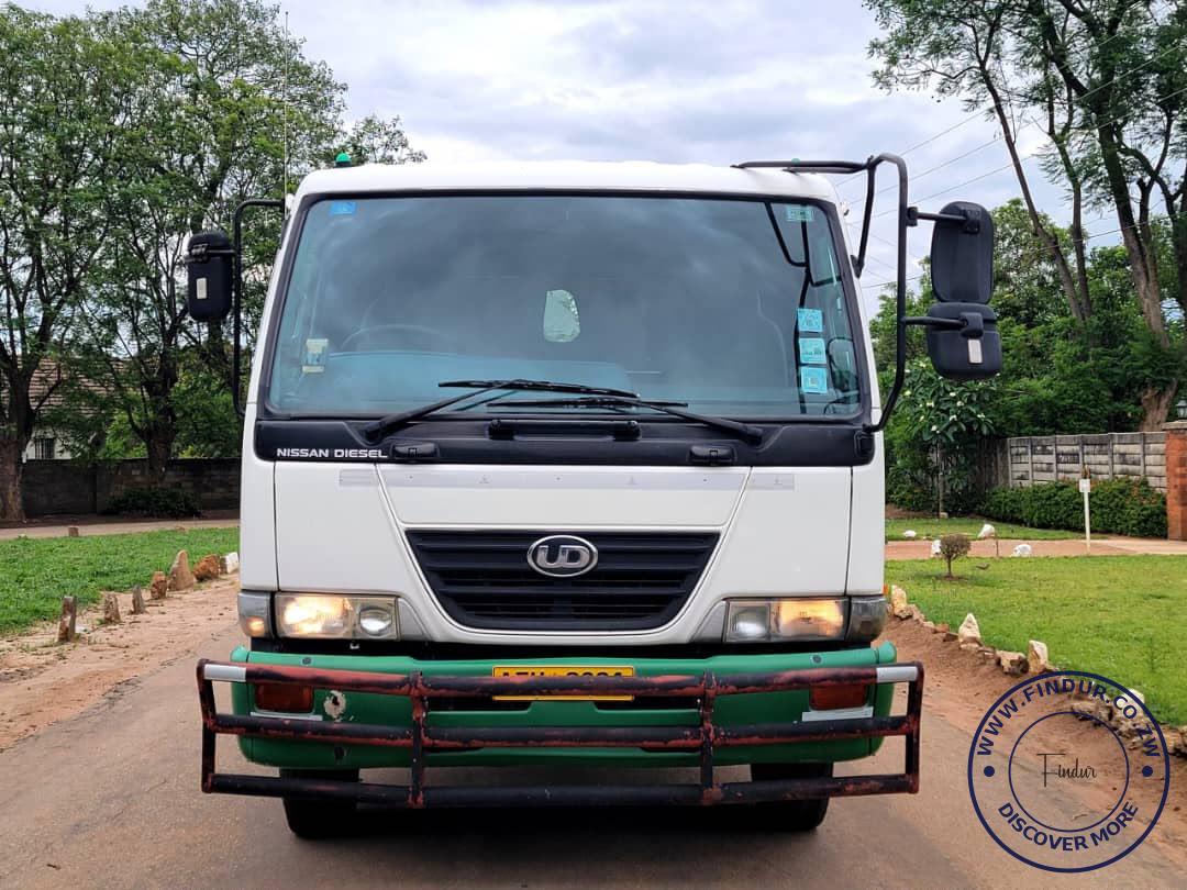 2006 Nissan UD